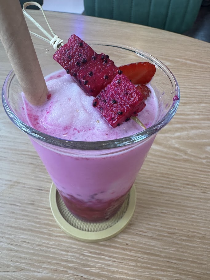 Dragon fruit smoothie