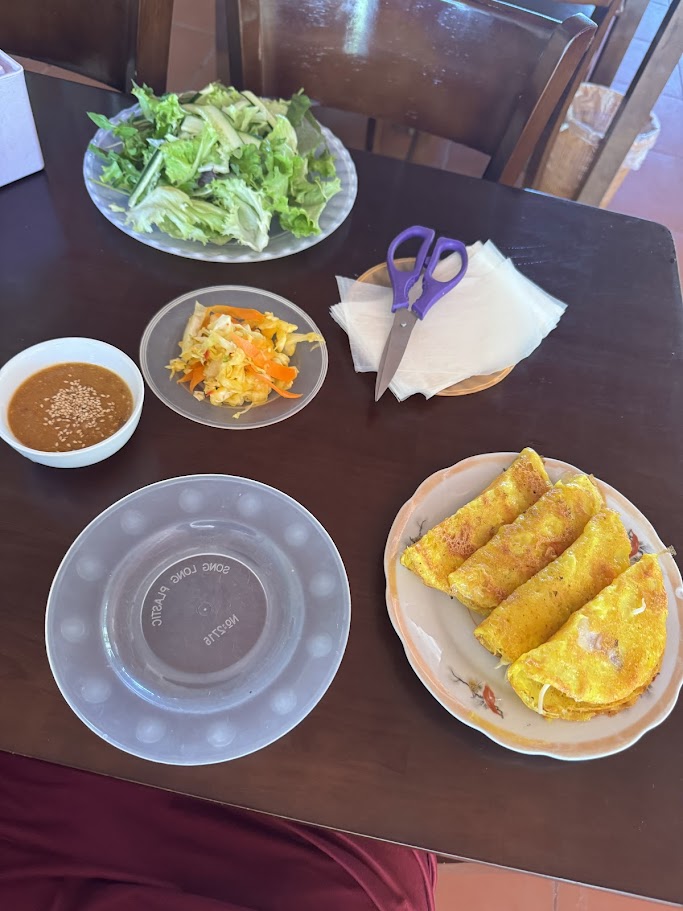 Vietnamese crispy omelet